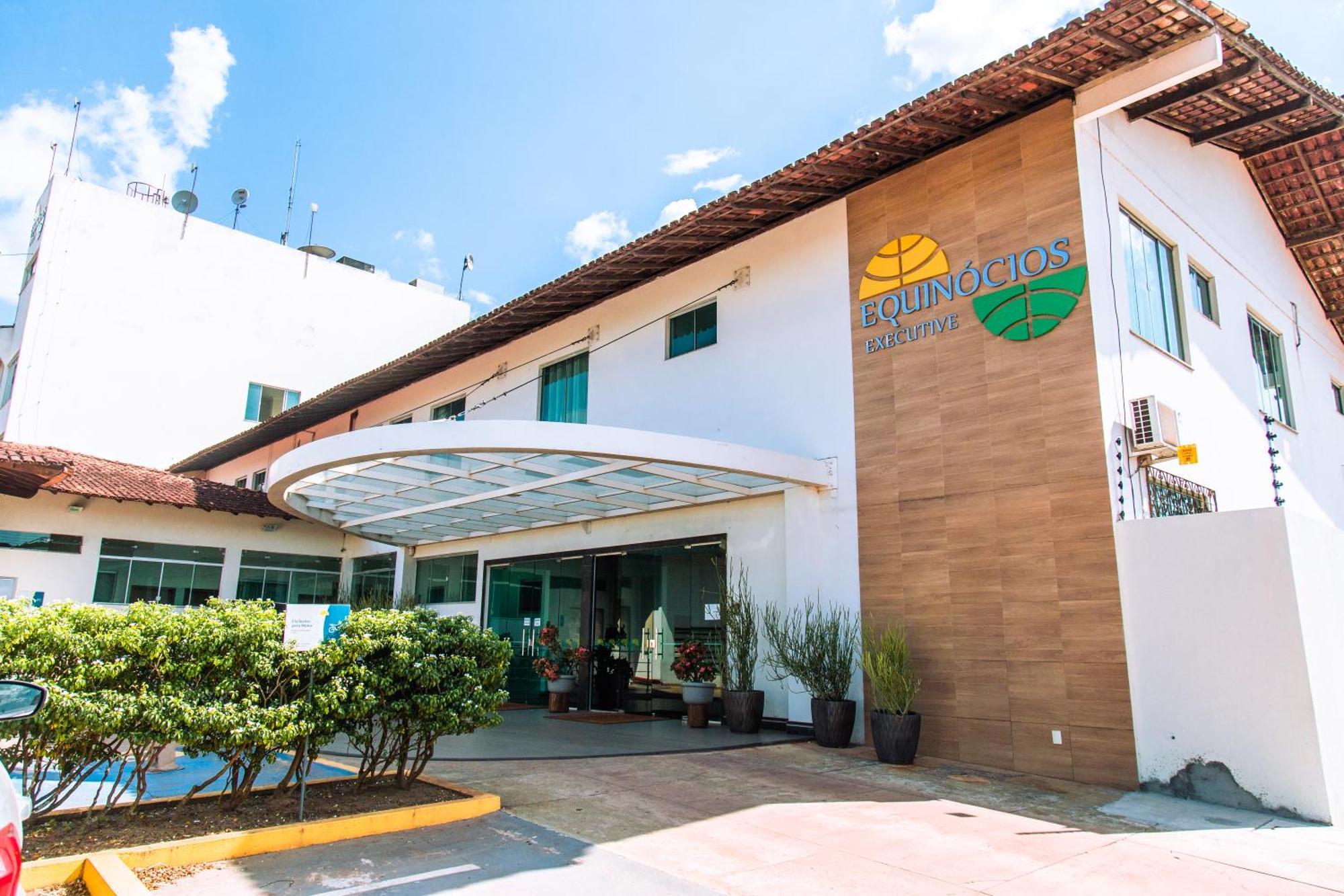 Hotel Equinocios Executive Barcarena Kültér fotó
