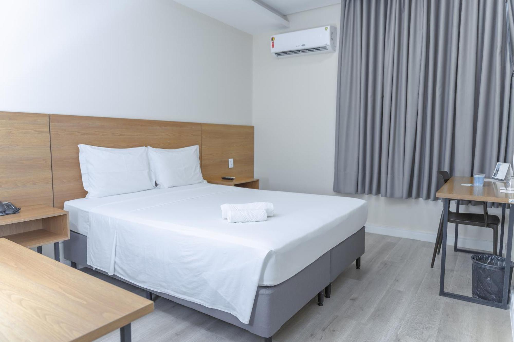 Hotel Equinocios Executive Barcarena Kültér fotó